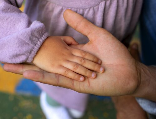 Luto infantil: como identificar sinais e acolher crianças