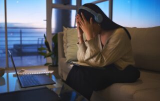 Burnout silencioso: por que algumas pessoas não conseguem descansar nas férias?