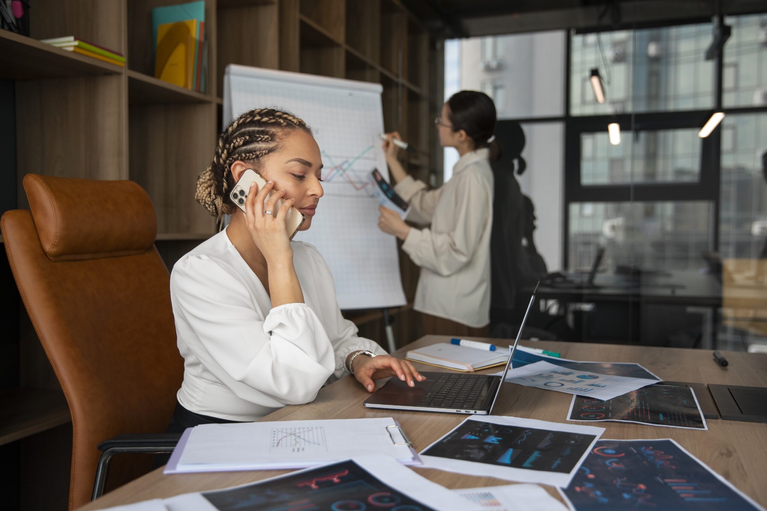 A comunicação não deveria ser usada para esconder problemas, criar uma percepção artificial ou prometer uma experiência que a empresa não consegue sustentar.
