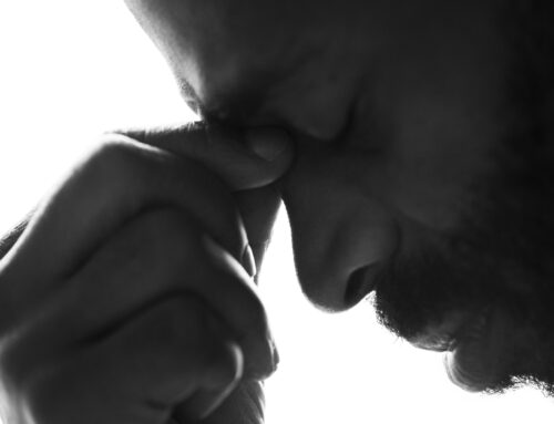 Dia dos Pais é oportunidade de abordar sofrimento emocional vivido pelos homens durante o luto