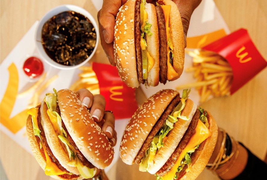 A 38ª edição do McDia Feliz alcançou a marca histórica de R$ 28,5 milhões arrecadados. O valor recorde será destinado a projetos da Casa Ronald McDonald e do Instituto Ayrton Senna.